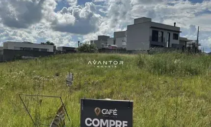 Terreno de esquina com 354m² no Codomínio Terras de Santorini