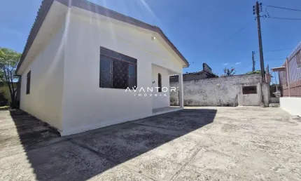 Casa com 4 dormitórios e 2 vagas de garagem no bairro Urlândia.