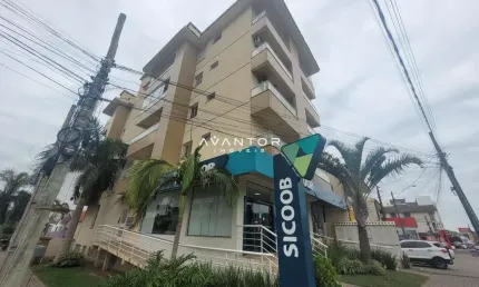 Apartamento de 1 dormitório, com sacada e churrasqueira, em Camobi