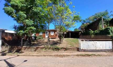 Casa De 3 Dormitórios, Sala De Estar, Banheiro Social, Cozinha, Área De Serviço,