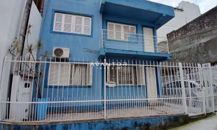 Apartamento Amplo De 3 Dormitórios, Sala Ampla, Banheiro Social, Cozinha, Área D