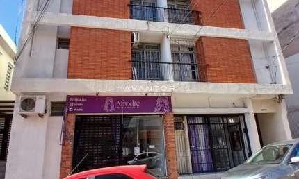 Apartamento De 1 Dormitório, Sala De Estar, Banheiro Social, Cozinha e Área De S