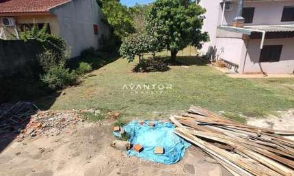 Terreno limpo e murado medindo 12x30m, no bairro Dom Antônio Reis