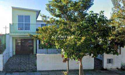 Casa Duplex De 4 Dormitórios, Sala De Estar, 3 Banheiros, 2 Cozinhas, Área De Se