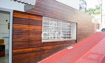 Ótima oportunidade! Sala, central, com banheiro e área de serviço.
