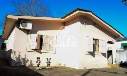 Casa com 3 quartos à venda na Rua Frederico Ozanan, 730, Urlândia, Santa Maria