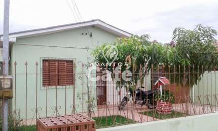 Casa 3 dormitórios no Bairro Parque Pinheiro Machado