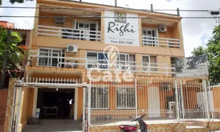 Térreo, sala comercial com escritório, depósito, mezanino e banheiro.