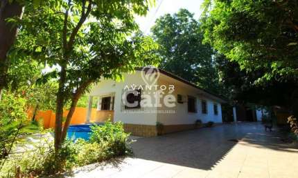 Casa com amplo terreno - bairro duque de caxias - 3 dormitórios