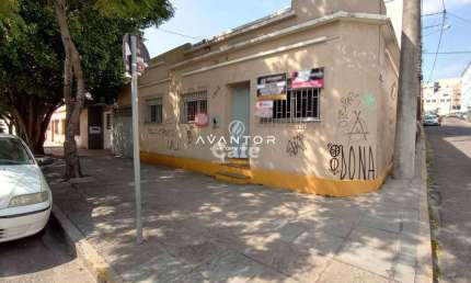 Casa 3 dormitórios, próxima a UFN, Supermercados, Calçadão, Centro e posto de sa