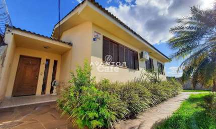 Casa bairro Noal, 4 dormitórios, 5 banheiros, 313m² área privativa, piscina, amp
