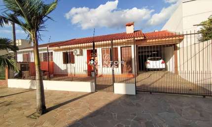 Casa, 3 Dormitórios, 2 Banheiros, 4 Vagas, Patio, Espaço Gourmet, Dom Antonio Re