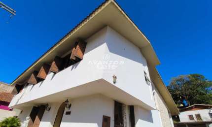Casa/Terreno localizada em ótimo bairro de Santa Maria/RS.