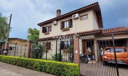 Casa 5 Dormitórios, 1 Suíte, 2 Banheiros, Espaço Gourmet, Piscina, Portão Eletrô