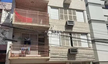 Apartamento 3 dormitórios mais dependência completa no centro de santa maria/rs.
