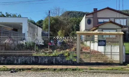 Terreno à venda na Rua Suzana, 235, Itararé, Santa Maria