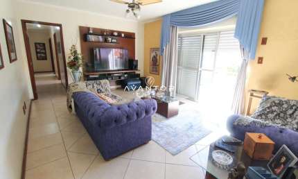 Amplo apartamento,com 3 dormitórios,sendo 1 suíte,escritório,sacada e duas vagas
