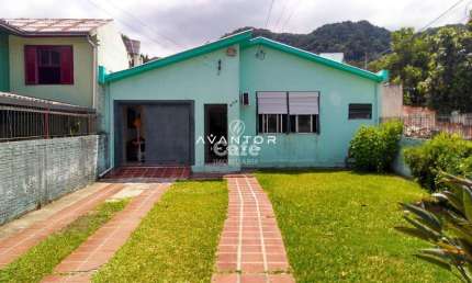 Ótima casa em muito bem localizada em Santa Maria!!