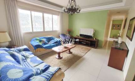 Amplo apartamento térreo com 3 dormitórios, mobiliado no centro de Santa Maria/R