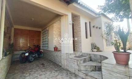 Linda Casa, 3 dormitórios, piscina e garagem, no bairro TANCREDO NEVES