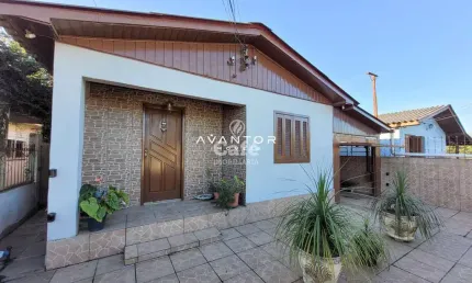 Casa, Quatro dormitórios, Suíte, Churrasqueira, Duas vagas de Garagem, Bairro Ju