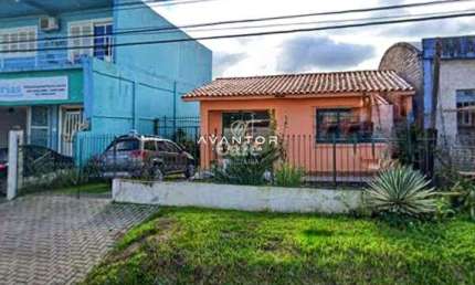 Casa De 3 Dormitórios, Sala de Estar, (2) Banheiros, Cozinha, Área de Serviço, G