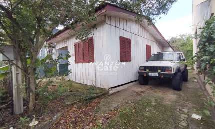 Terreno à venda na Rua Heitor Campos, 44, Nossa Senhora Medianeira, Santa Maria