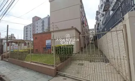 Apartamento Central De 3 Dormitórios, Sala de Estar, Banheiro Social, Cozinha e