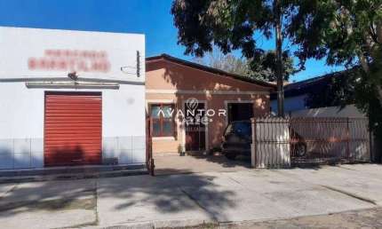 Casa com Ponto Comercial De 3 Dormitórios, Sala, 3 Banheiros, Cozinha, Depósito,