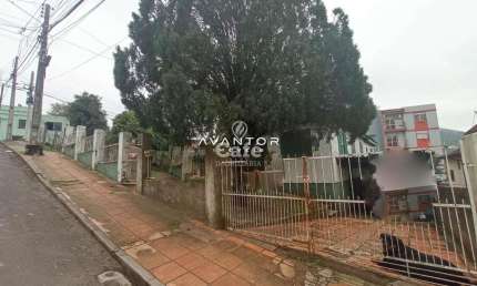 Casa 3 Dormitórios, 3 vagas de garagem, próximo ao Hospital da Brigada