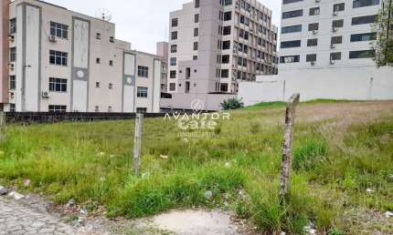 Ótima oportunidade, terreno muito bem localizado, com mais de 1400m² de área tot