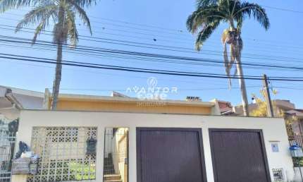 Casa, 3 Dormitórios, 1 Suíte, 2 Banheiros, 3 Vagas, Churrasqueira, Piscina, Lour