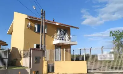 Casa em Camobi De 4 Dormitórios, Sala de Estar, 2 Banheiros, Cozinha, Lareira, Á