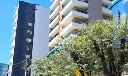 Apartamento 2 quartos, andar alto, com sacada churrasqueira elevador e garagem!