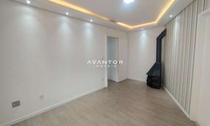 APARTAMENTO DIFERENCIADO, SEMI-MOBILIADO À VENDA, NO CENTRO DE SANTA MARIA!