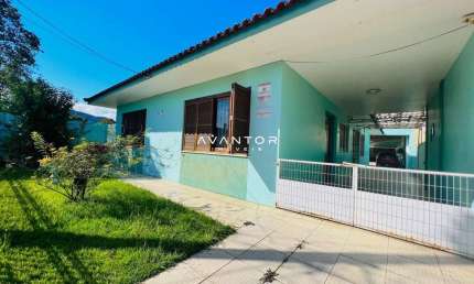 Casa, 3 Dormitórios, 1 Suíte, 4 Vagas, Espaço Gourmet, Pátio, Camobi