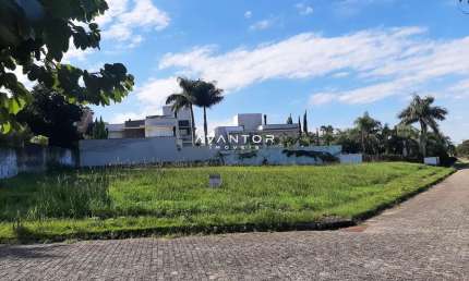 Terreno de 1.109 m² - Condomínio Sociedade de Medicina - Bairro São José, Santa