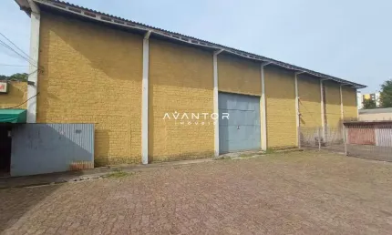 Pavilhão Amplo De 400 m², com 2 Salas de Escritório, Mezanino, Cozinha, 3 Banhei