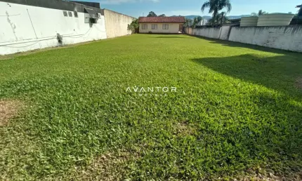 Terreno Amplo De 1300 m² com Casa De 3 Dormitórios, Localizado na BR 158.