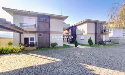 Apartamento em Camobi De 2 Dormitórios, Sala de Estar, Banheiro Social, Cozinha,