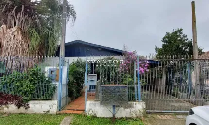 Casa com 3 quartos à venda na Rua Peru, 250, Chácara das Flores, Santa Maria