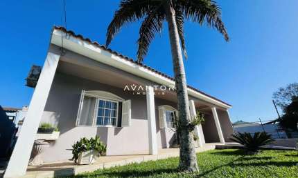 Casa, 4 Dormitórios, 1 Suíte, 2 Vagas, Piscina, Camobi