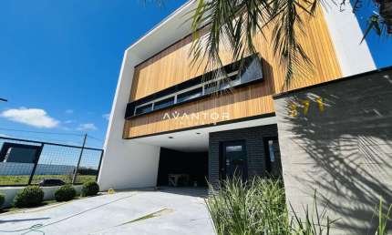 Casa, 3 Suítes, 5 Banheiros, 2 Vagas, Piscina, São José