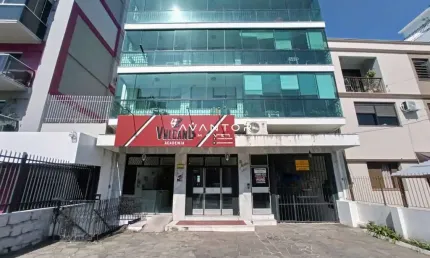 Sala Comercial Ampla na Avenida Medianeira De 300 m² e 2 Banheiros.