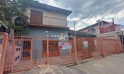 Sala Comercial Ampla De 100 m² e 2 Banheiros, Localizada no Bairro Uglione.