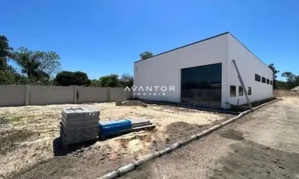 Pavilhão Amplo De 450 m² com 2 Banheiros e Estacionamento na BR 392 Para Alugar.