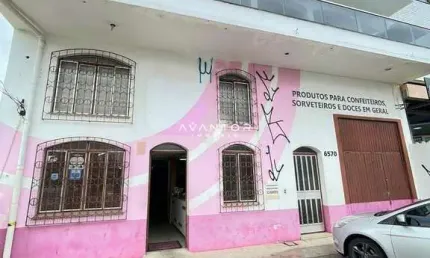 Loja / Ponto Comercial Amplo De 432 m², Possui 2 Banheiros, Mezanino e Estaciona