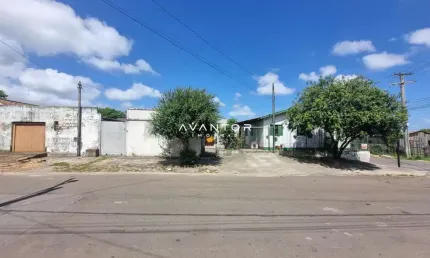 Terreno de esquina excelente ponto para comércio ou moradia.