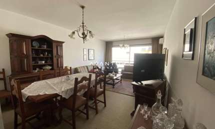 Amplo apartamento no centro de Santa Maria com 3 Dormitórios.