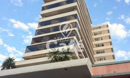 Apartamento com 3 dormitórios e 1 vaga, no centro da cidade.